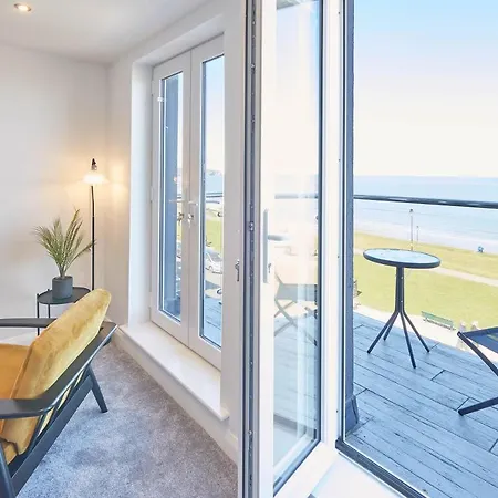 Host & - The Waves * Whitby